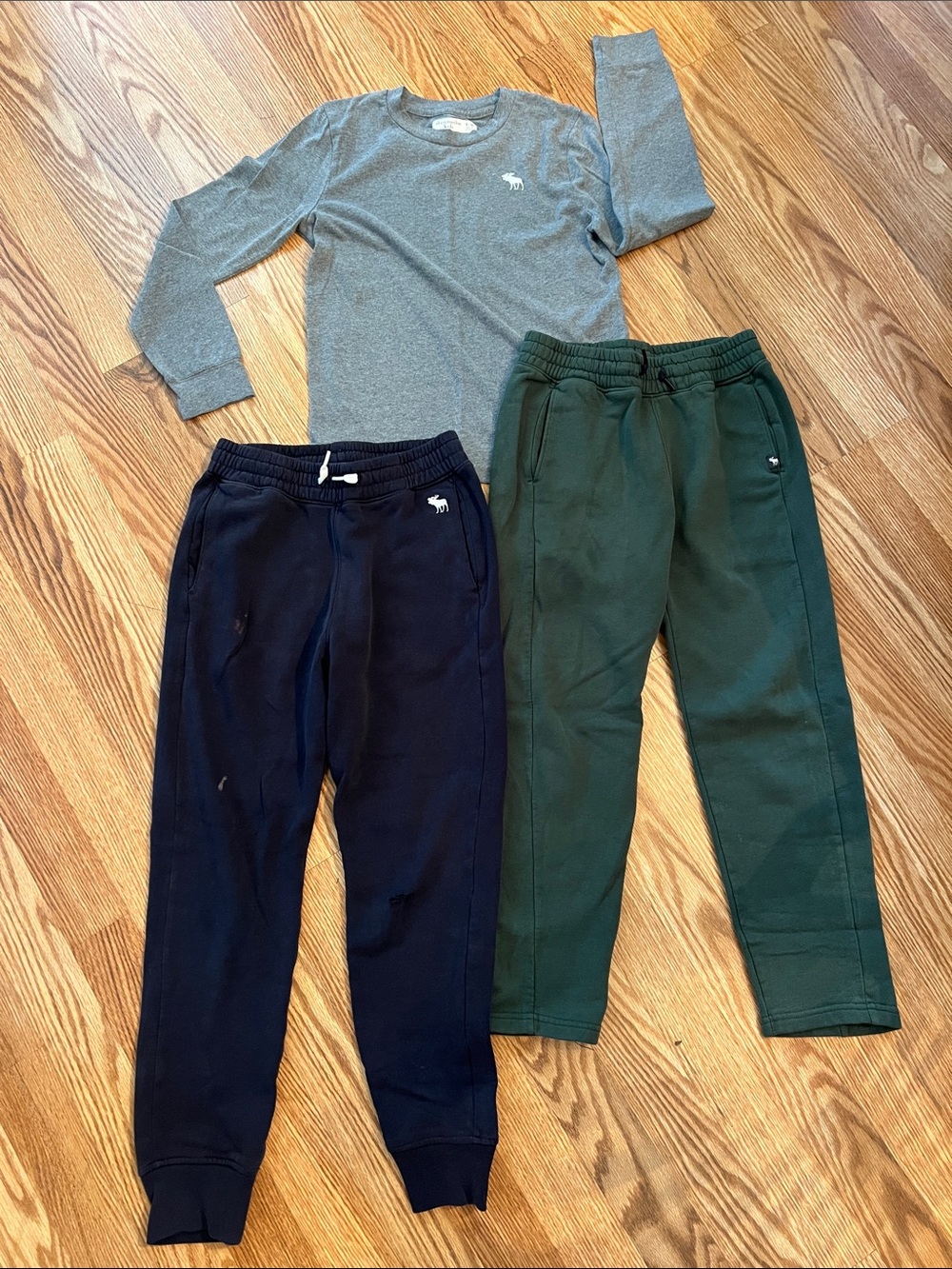 abercrombie kids Navy and Green Jogger Pants Two-Pack